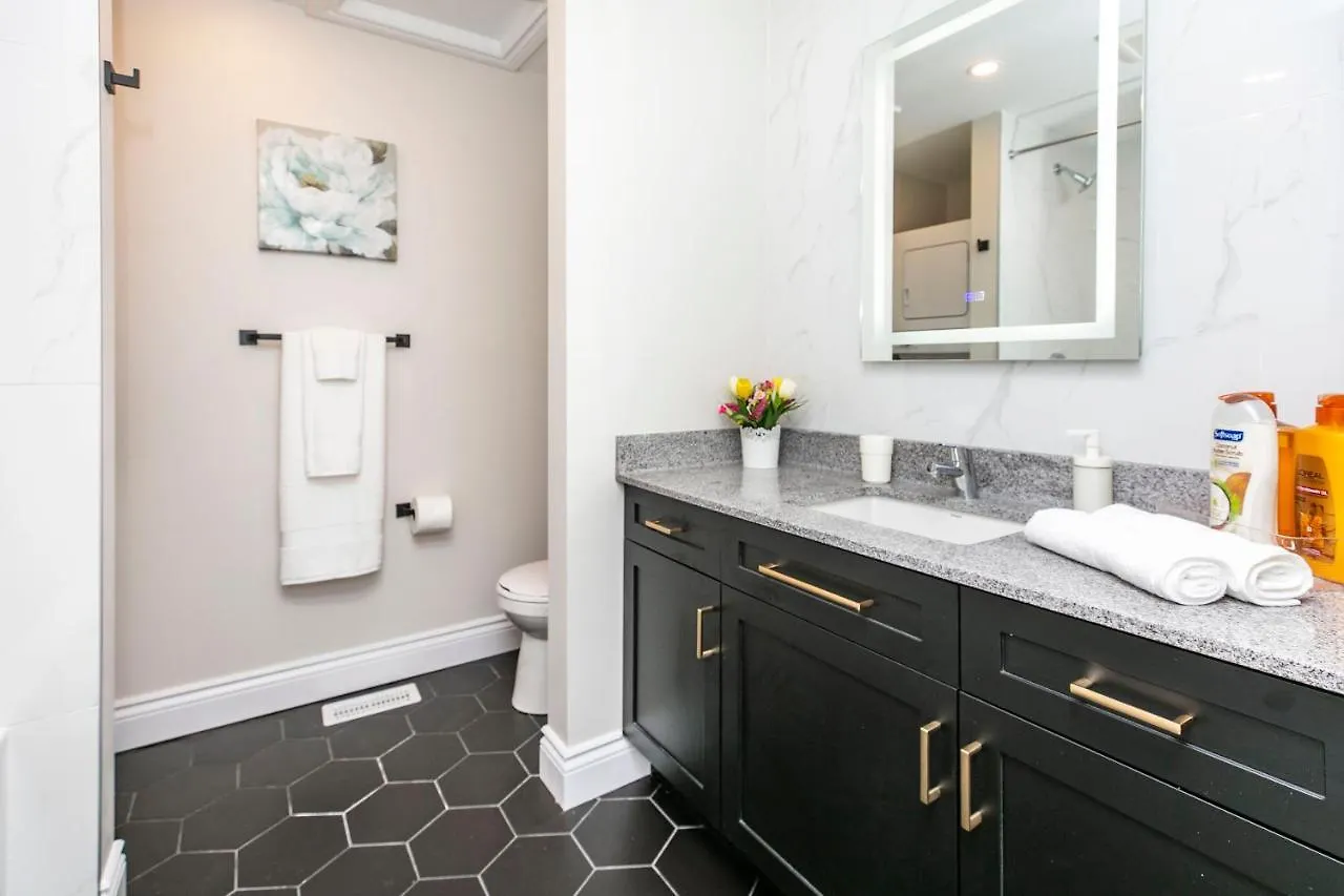 アパート 2Br Units With King Bed - Near To Byward Market オタワ カナダ
