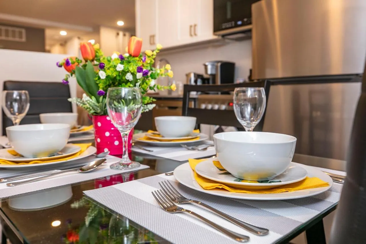 2Br Units With King Bed - Near To Byward Market オタワ 0*,